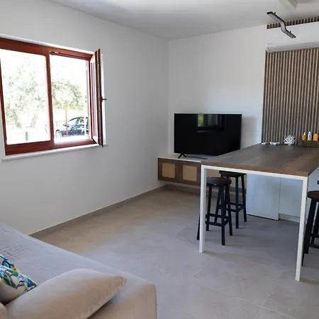 Mrvica - Bilo, Primosten Appartement Otok Trara