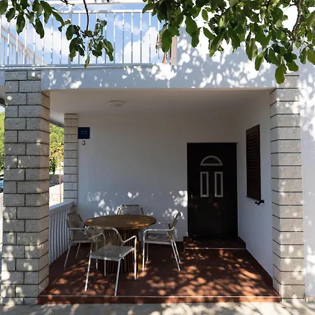 Mrvica - Bilo, Primosten Lejlighed Otok Trara